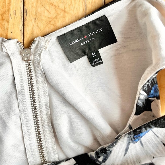 ROMEO AND JULIETTE Mini Floral Black and Blue Sleeveless Dress Size Medium - Picture 5 of 6